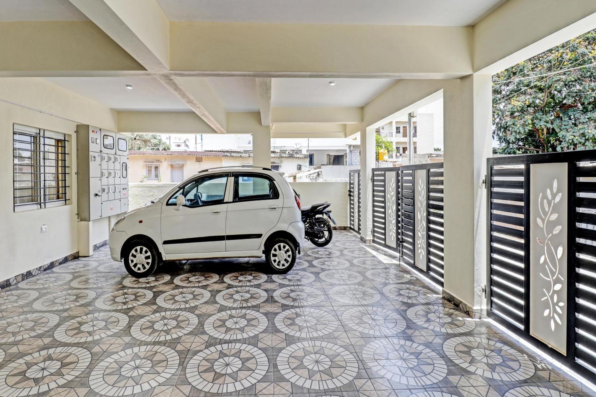 Oyo Flagship 81483 Manyatha Inn Service Apartment Bangalore Exterior foto